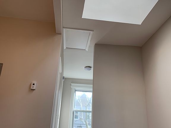 4th image of 39A Romaine Ave Floor 2