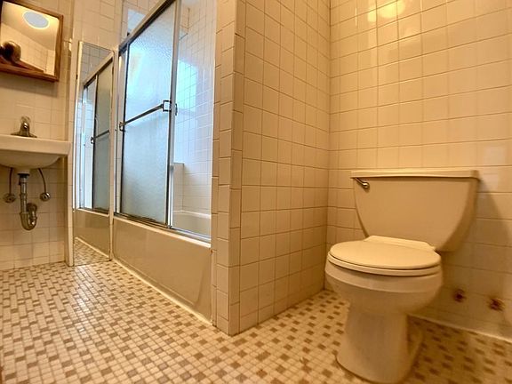 5th image of 301 E 88th St #5P