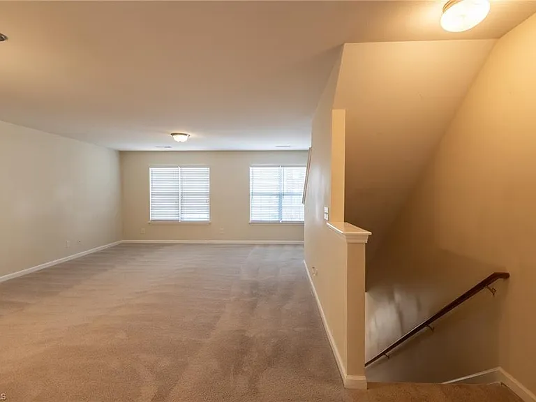 36 Ackland Dr — Photo 5