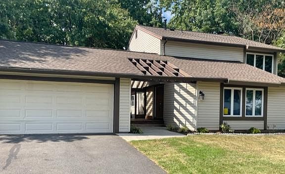 4th image of 120 Hillsdale Dr