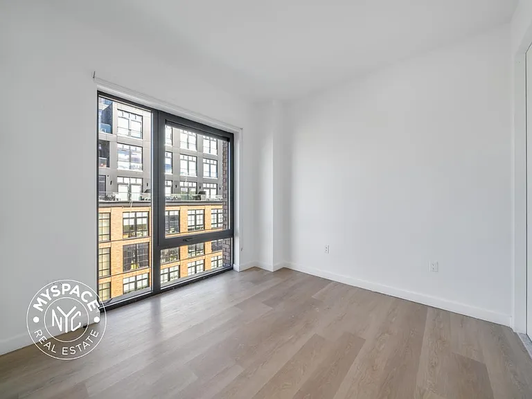 527 Grand Ave #105 — Photo 7