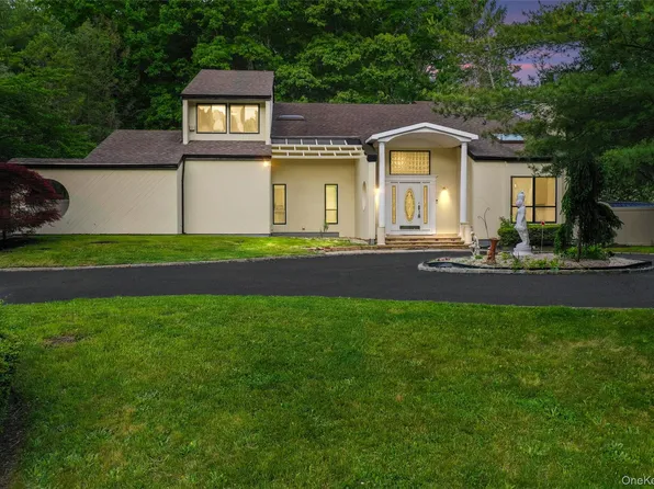 126 Bagatelle Road, Melville, NY 11747