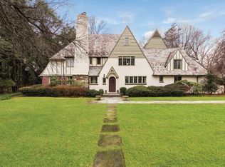 88 Meadow Rd, Riverside, CT 06878