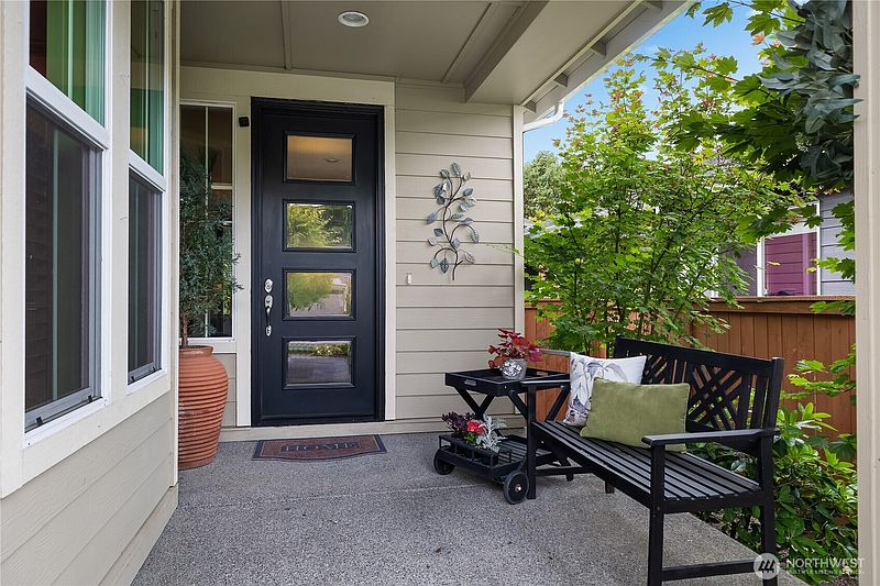 5th image of 8618 Anderson Court NE