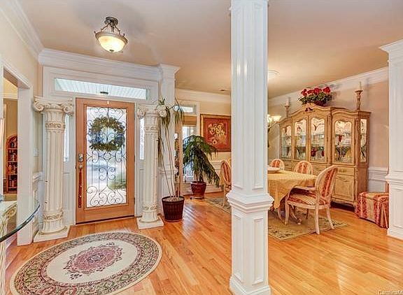 5th image of 7213 Berkshire Ct