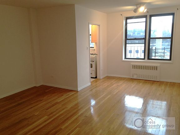 3rd image of 70 Park Ter E APT 5G