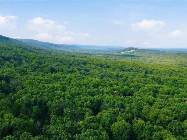 Highview Rd, Harpers Ferry, WV 25425