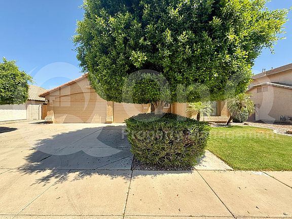 3rd image of 1530 E Toledo St