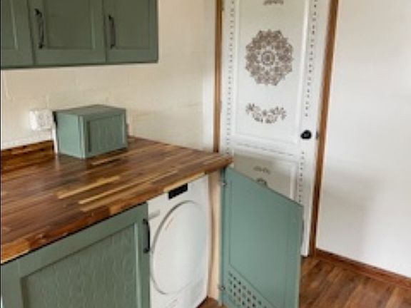 5th image of 483 Lupine Way #B