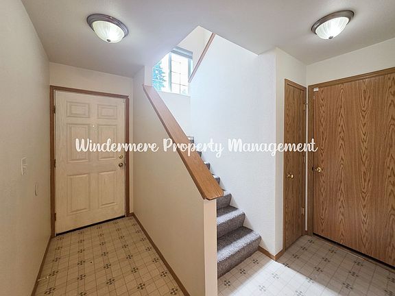 2nd image of 1998 NE Green Glen Ln