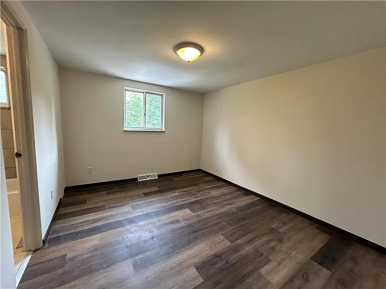 58 Decca Ln #3 — Photo 6
