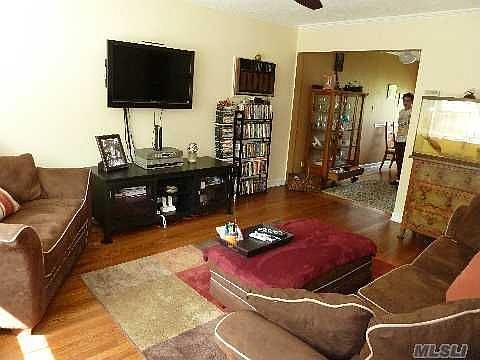 3rd image of 2112 Fir St