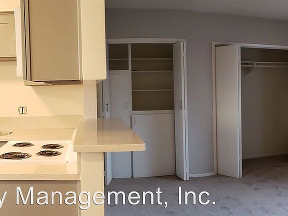 2nd image of 4250 N Lakewood Blvd APT 10