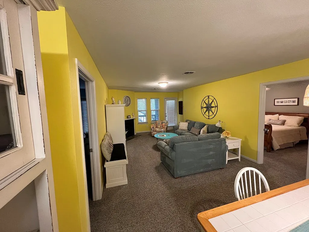 1 bed, 1.0 bath, 1032 sqft, $1,500 — Photo 2