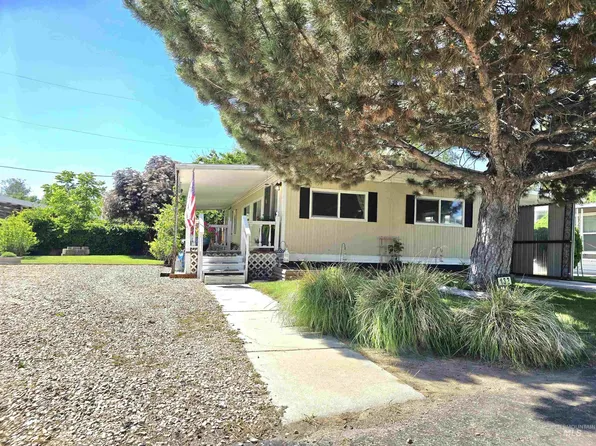 132 S Young Ln, Eagle, ID 83616