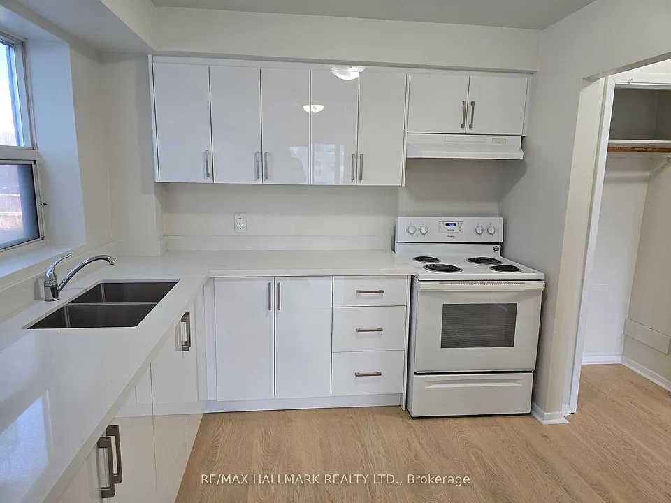 914 Sheppard Ave W #1