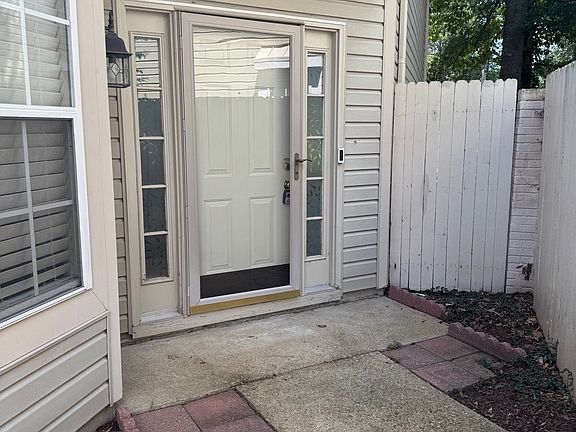 2nd image of 124 Sarazen Ct