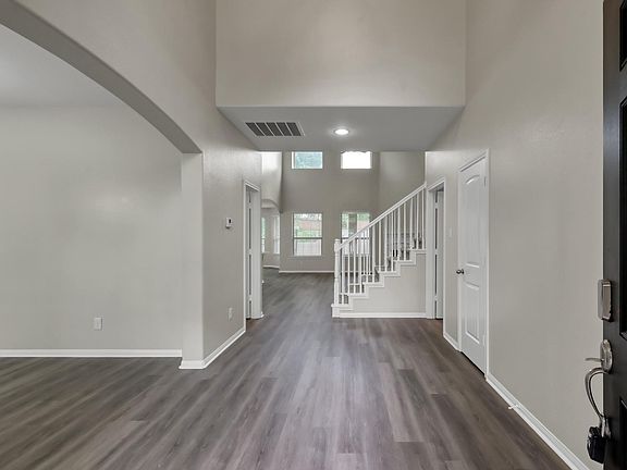 5th image of 4 Logan Creek Ln