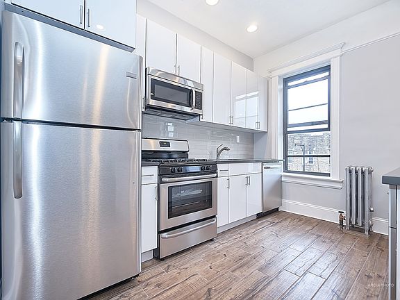 4th image of 3218 Church Ave #2
