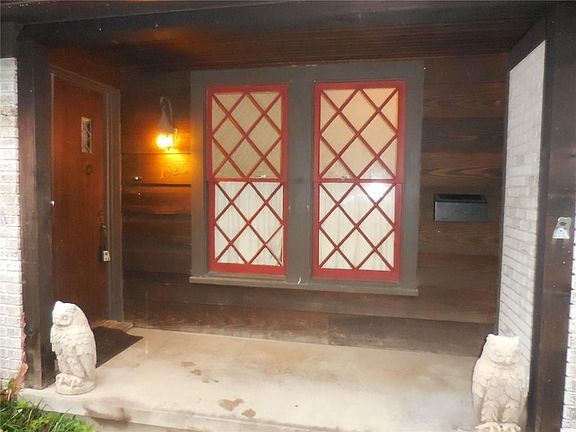 3rd image of 1926 N Bell Ave