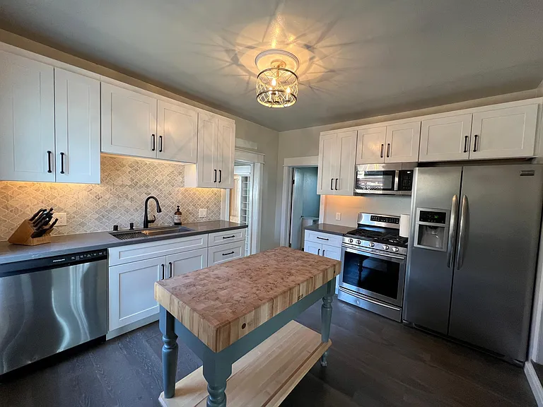211 Stanford Ave — Photo 4