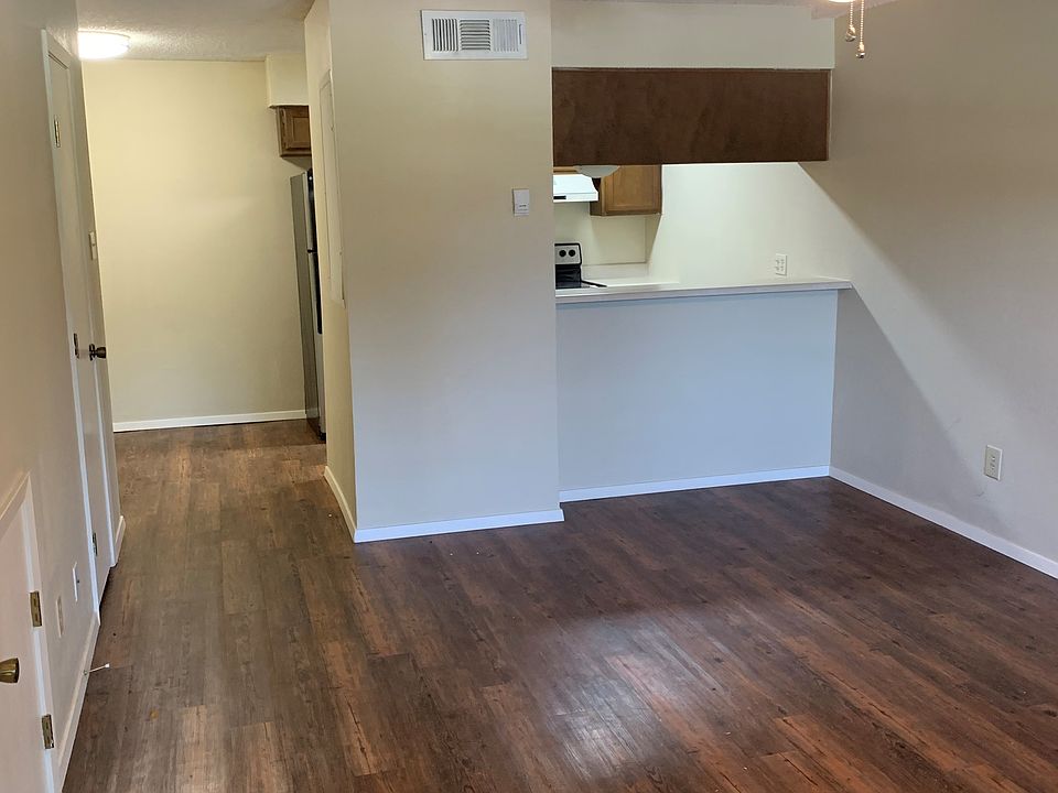 1st image of 410 Daughtrey Ave #402