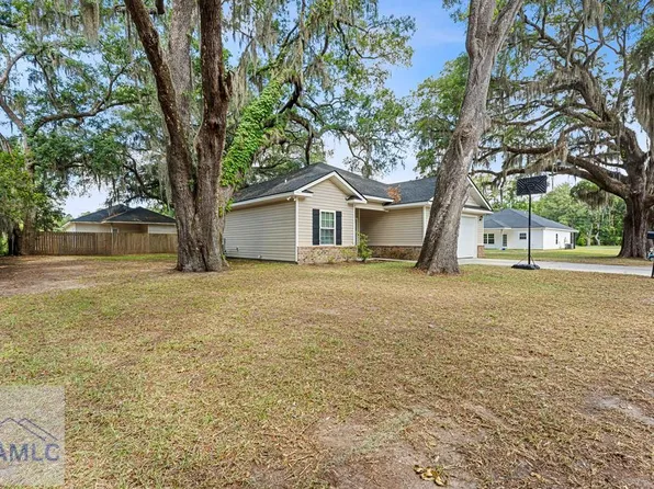 37 Douglas Rd, Allenhurst, GA 31301