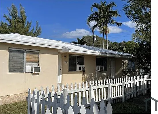 2 bed, 800 sqft, $2,200 — Photo 2