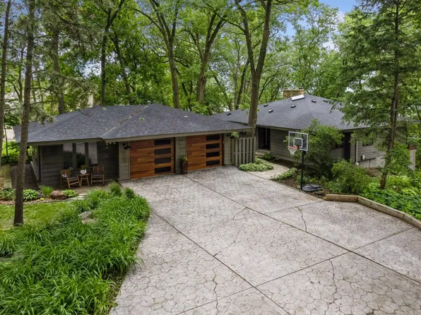 24306 E Cedar Lake Dr, New Prague, MN 56071