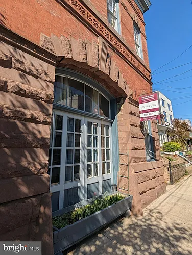 2837 Cambridge St #2 Photo 1