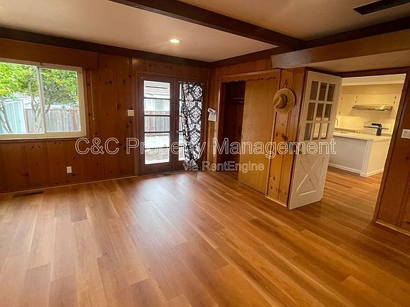 5th image of 871 Emerald Ave