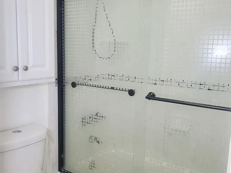 BATHTUB AND SHOWER