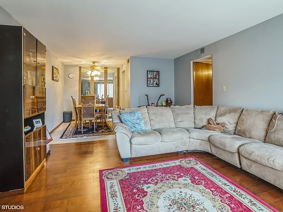 4th image of 1623 Ashland Ave APT 5B