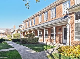 4 Saint Regis Ct, Elmhurst, IL 60126