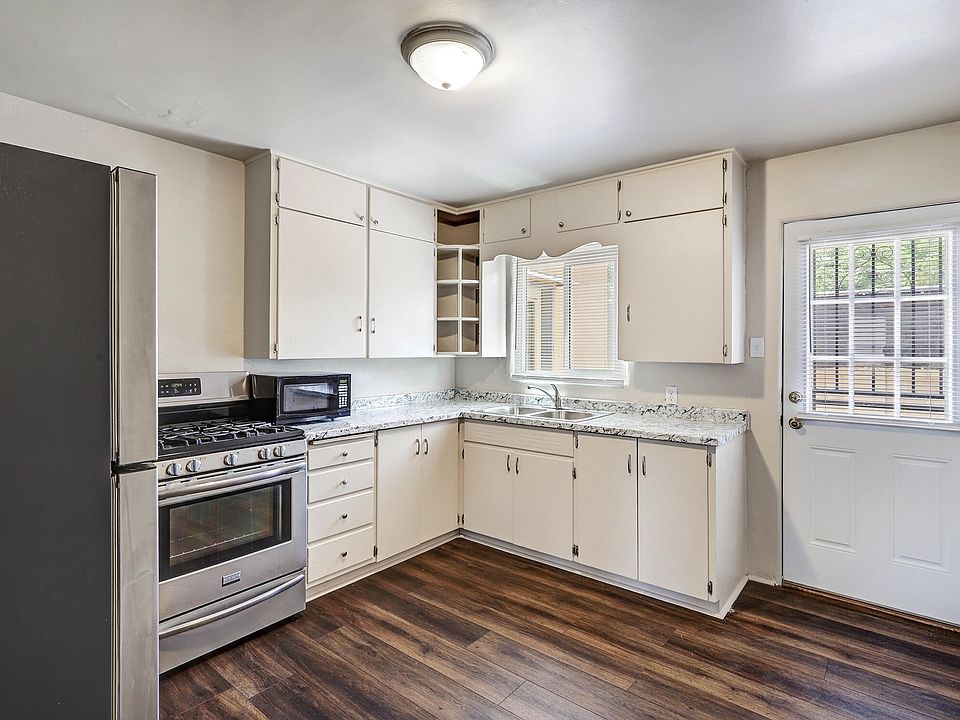 1st image of 502 Vassar Dr SE #2804