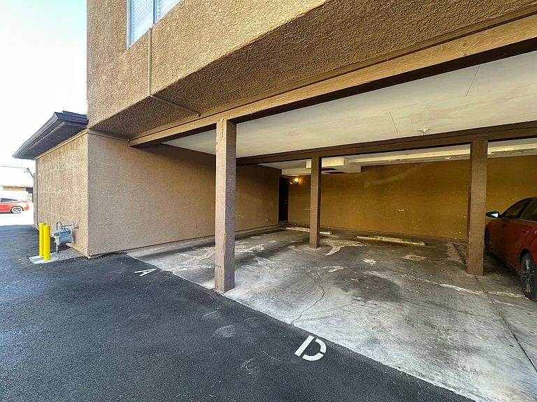 1467 Hialeah Dr #D — Photo 20