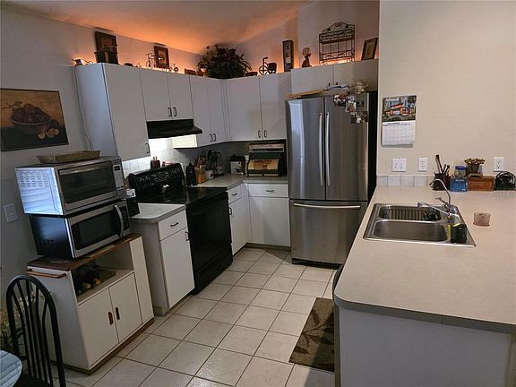 3rd image of 1931 SW 73rd St