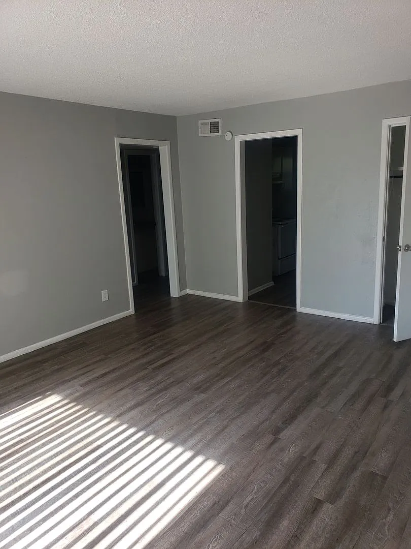 Primary Photo - Tanglewood Apartments