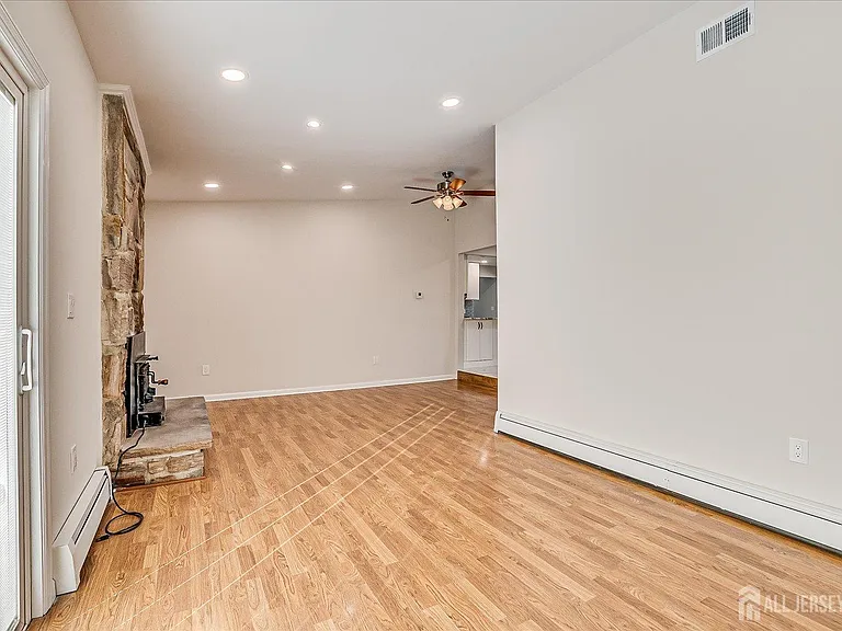 145 Somerset Ave — Photo 15