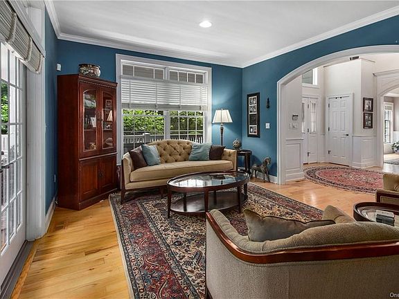 3rd image of 2 Old Katonah Dr