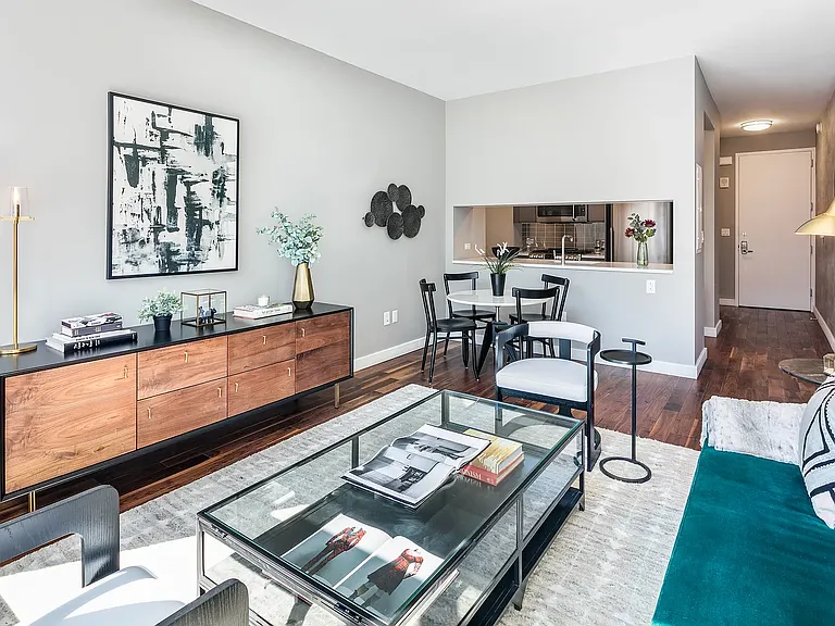 507 W 28th St #Penthouse 13 — Photo 3