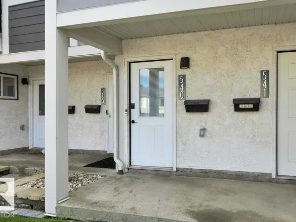 540 Willow Ct NW, Edmonton, AB T5T 2K7