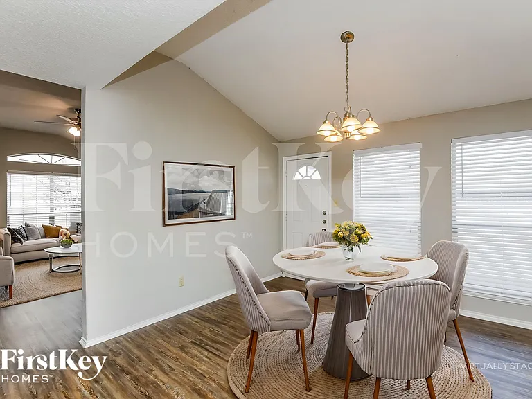 10913 Ives St — Photo 7