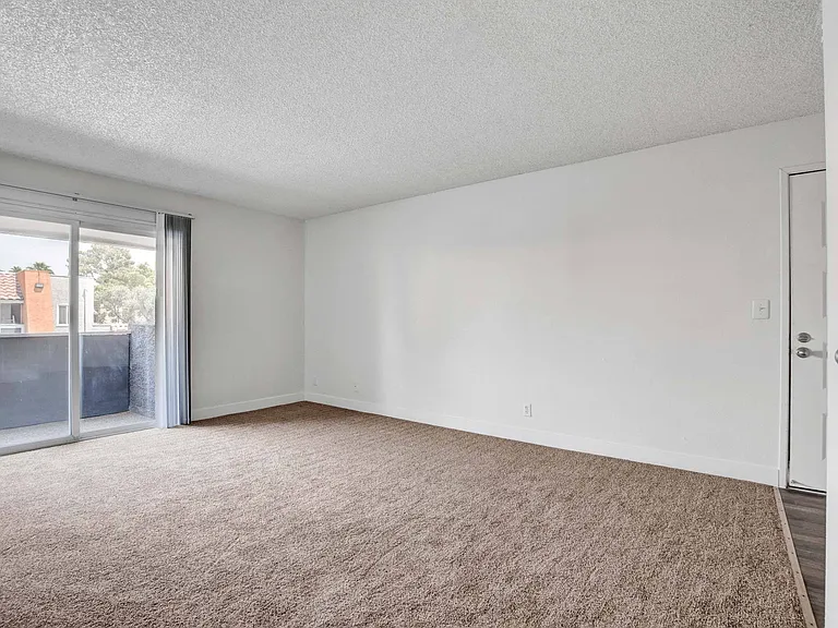 Sundance Village Apts — Photo 41