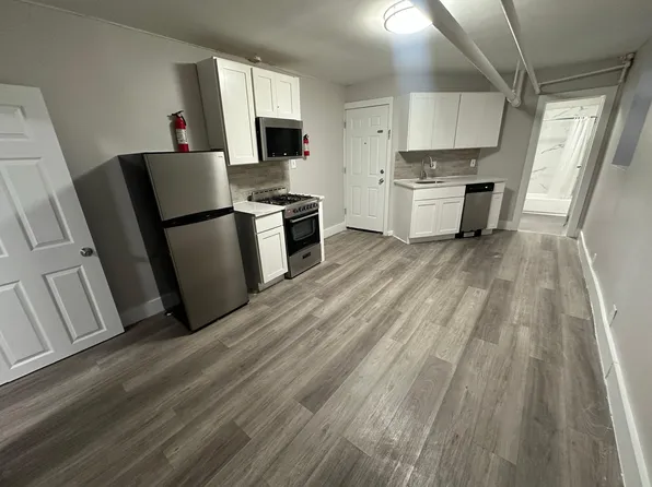 7328 Kennedy Boulevard image 2 of 7