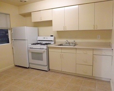 3rd image of 4232 Fell St