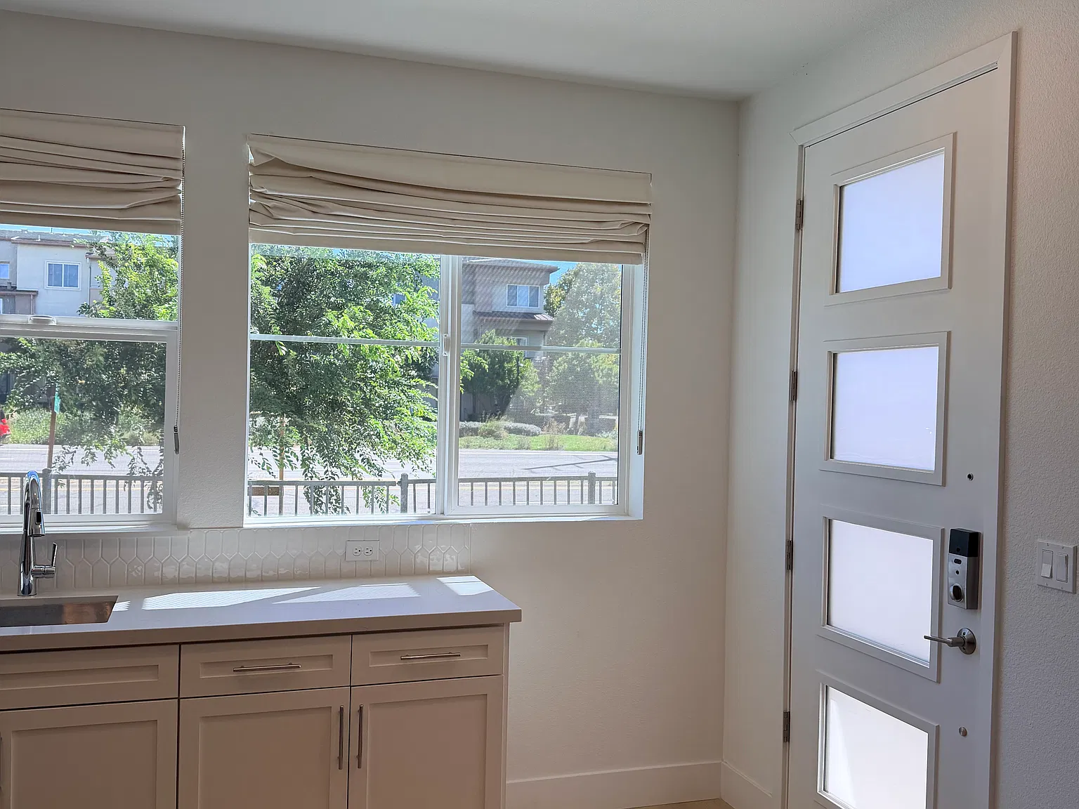 Studio, 350 sqft, $2,000 — Photo 4