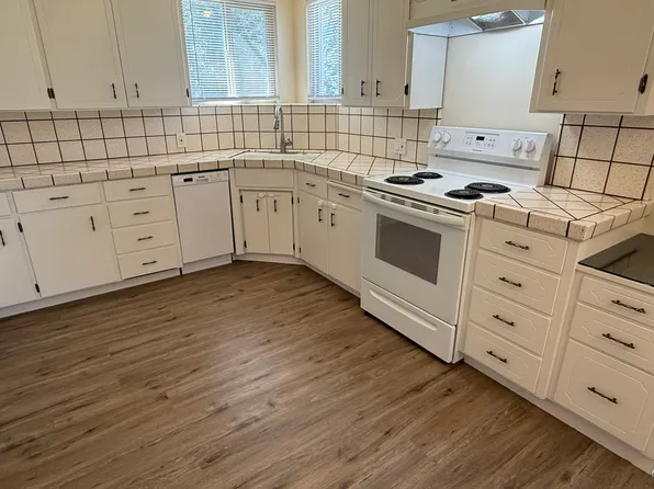 (undisclosed Address), Hilmar, CA 95324