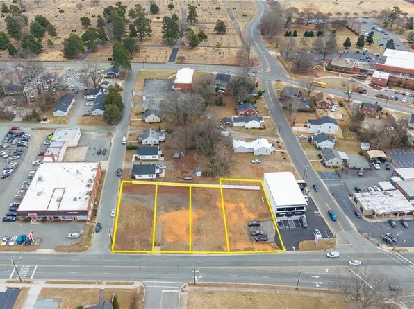 1304 S Church St, Burlington, NC 27215