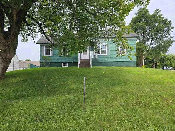 2517 18th St, Menominee, MI 49858